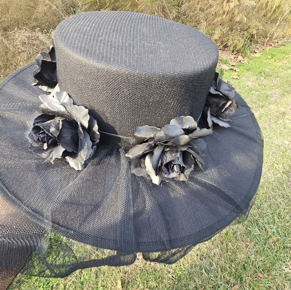 Black Rose Hat - Picture 5 of 10